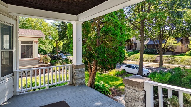 Foto del edificio - 1191 Lincoln Ave