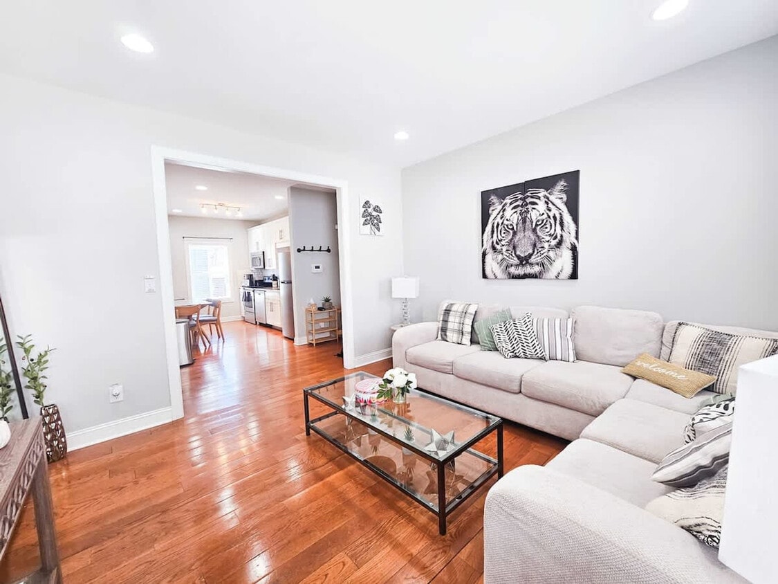 Foto principal - 713 N Columbia St