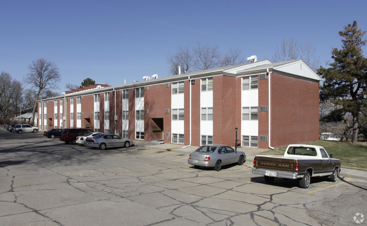 Primary Photo - Country Park Apartments