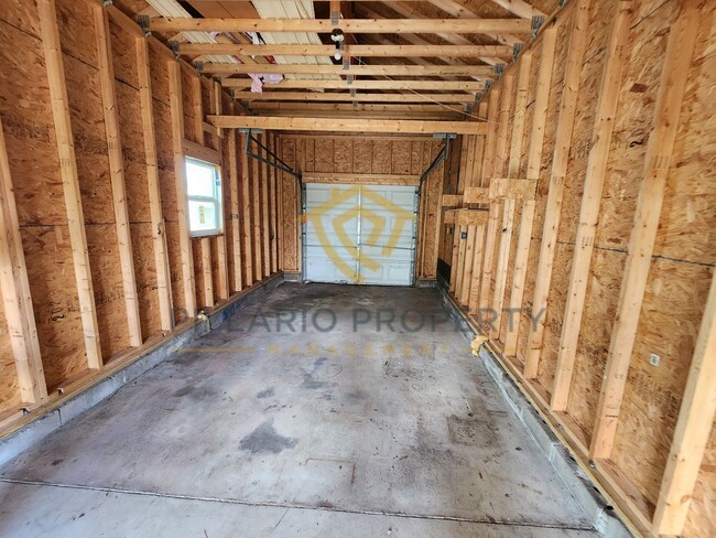 Building Photo - AVAILABLE NOW! Updated, Anderson 2 Bedroom...