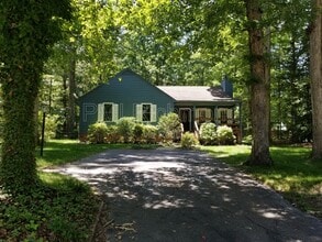 Building Photo - 2504 Carriage Creek Ct