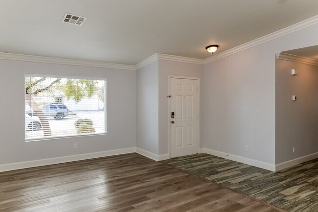 Building Photo - 3118 Flower Garden Ct