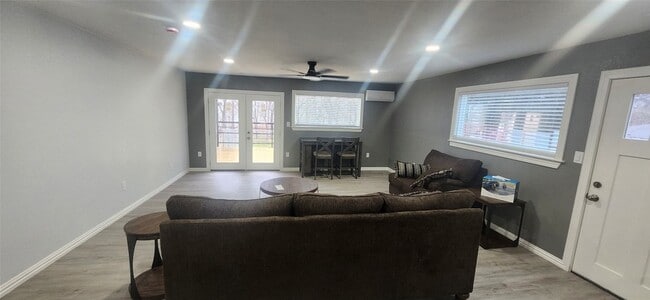 Building Photo - 5280 Atwell Ln