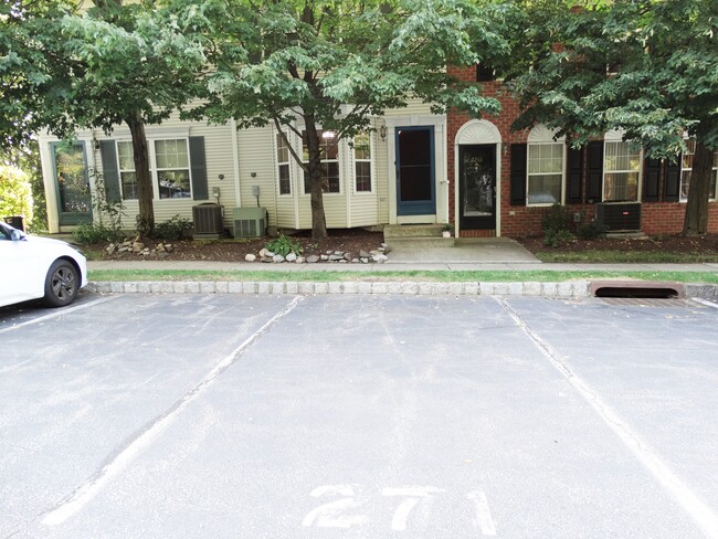 front parking space - 2269 Nash Ct