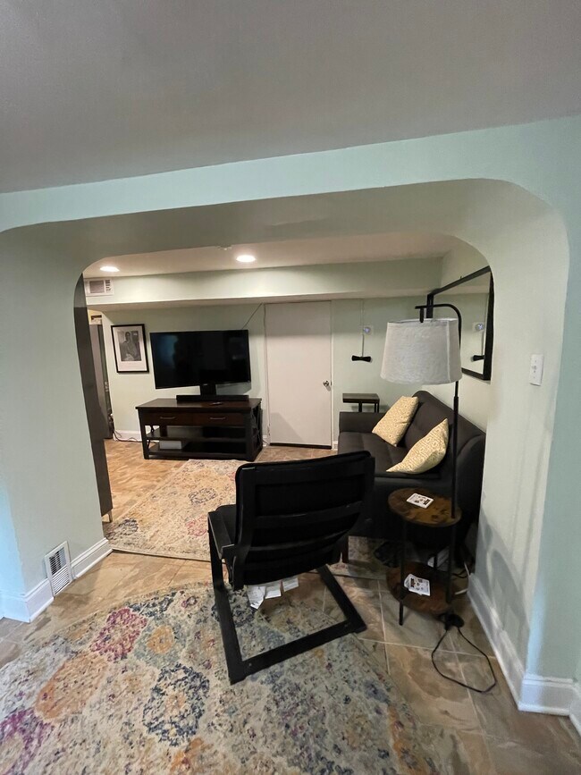 LR 55” TV streaming - 1060 Seaboard Ave NW