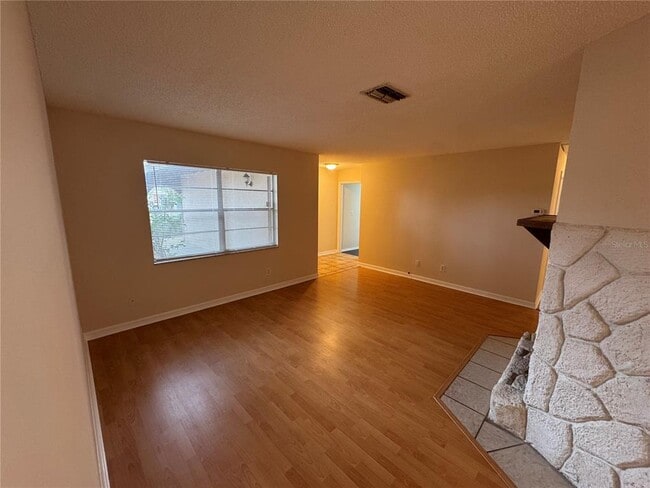 Building Photo - 1904 Peppertree Dr