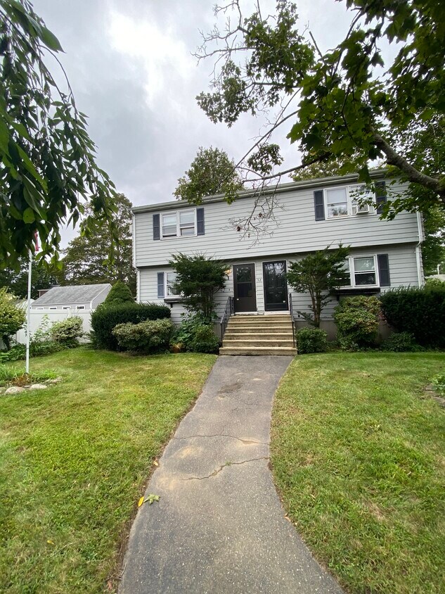 Primary Photo - 32 Jennifer Ln