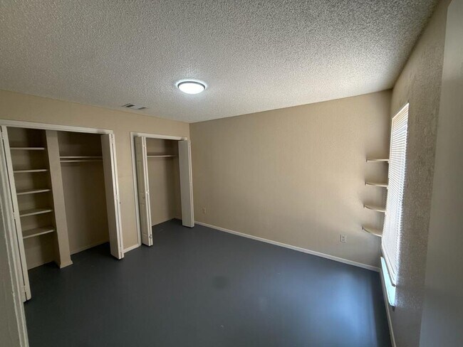 Building Photo - 12308 Dellrey Dr