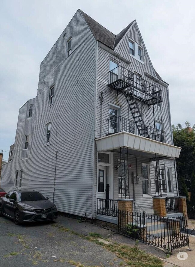 Building Photo - 10 Sherman Pl