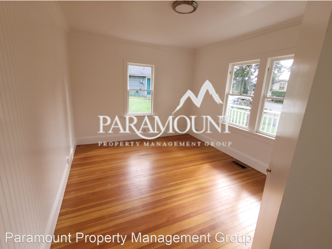 Building Photo - 3 br, 1 bath House - 11028 NE West Kingsto...