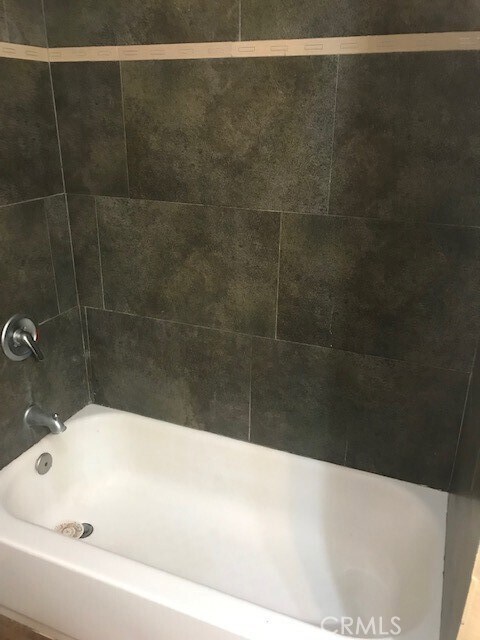 Foto del edificio - 1815 W 66th St