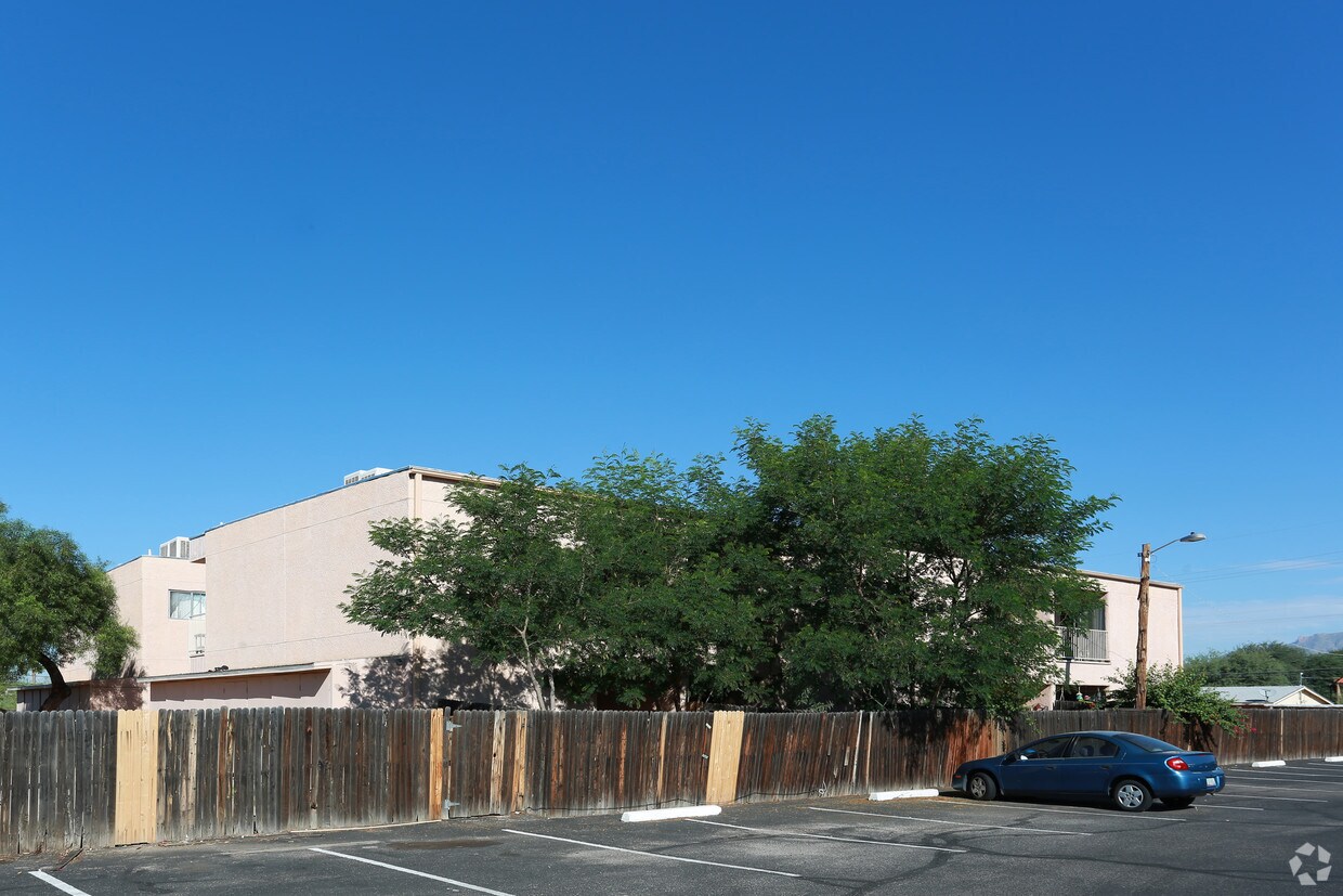 Building Photo - Arobell Apartments