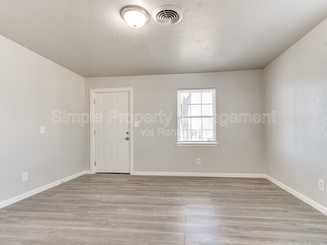 Building Photo - 3312 S Harvey Ave