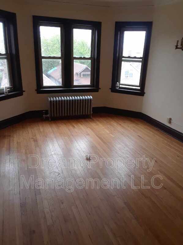 Building Photo - 7802 S Laflin St