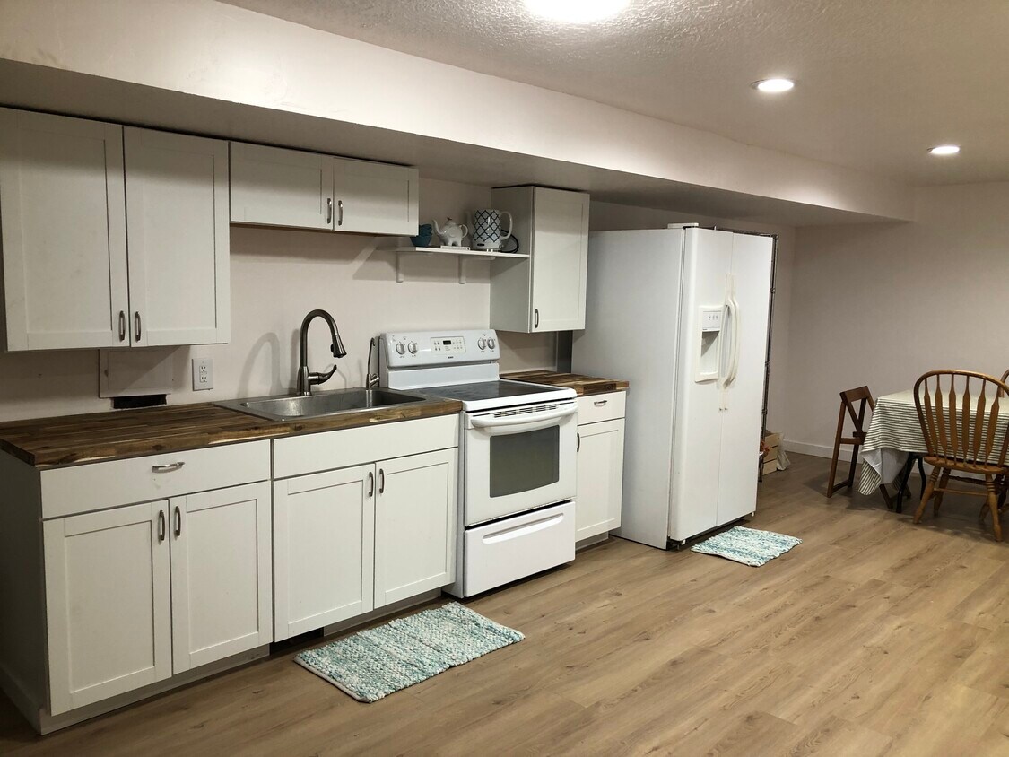 1063 E 200 N Unit 2, Springville, UT 84663 Apartments in Springville