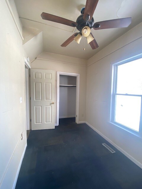 Foto del edificio - 325 S Sherwood Ave