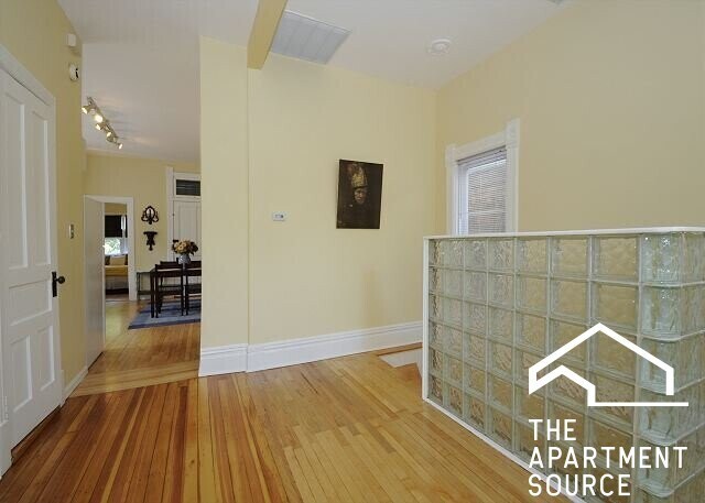 Building Photo - 1552 N Honore St