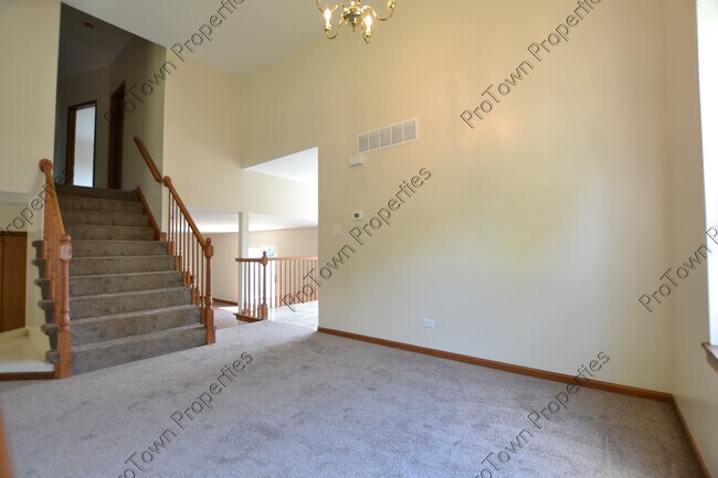 Foto del edificio - 4616 Peacock Ln