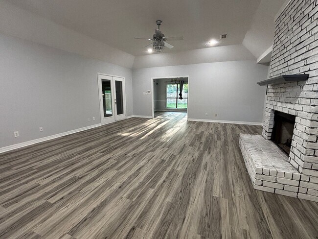 Foto del edificio - SPACIOUS HOME WITH FLEX ROOM