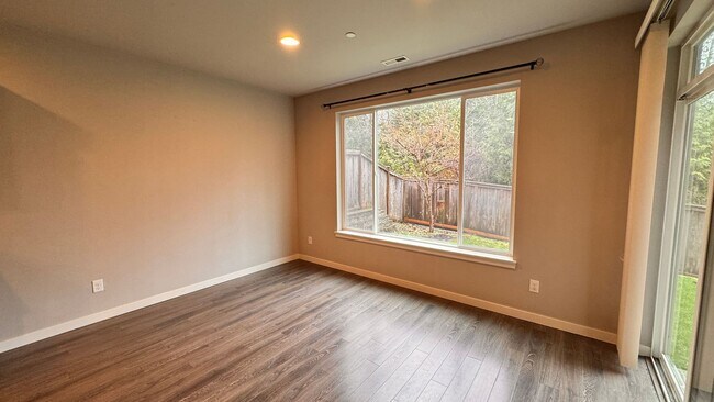 Foto del edificio - 4 bedroom 2.5 bath house in Auburn