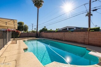 Building Photo - 8303 E Glenrosa Ave