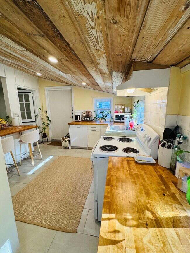 Foto del edificio - 134- 1 Wheatley Rd