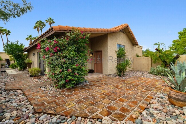 Foto del edificio - 15226 N 51st St