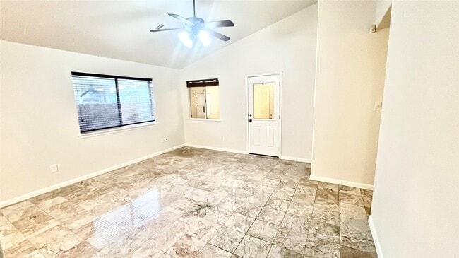 Foto del edificio - 18311 Melissa Springs Dr