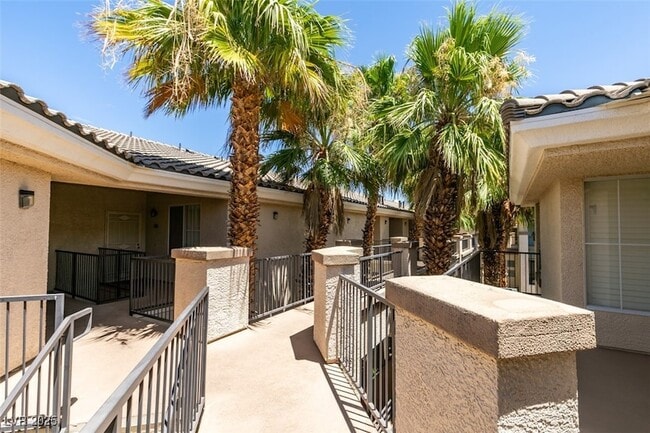 Building Photo - 7127 S Durango Dr