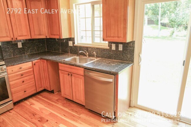 Foto del edificio - 2792 E Caley Ave