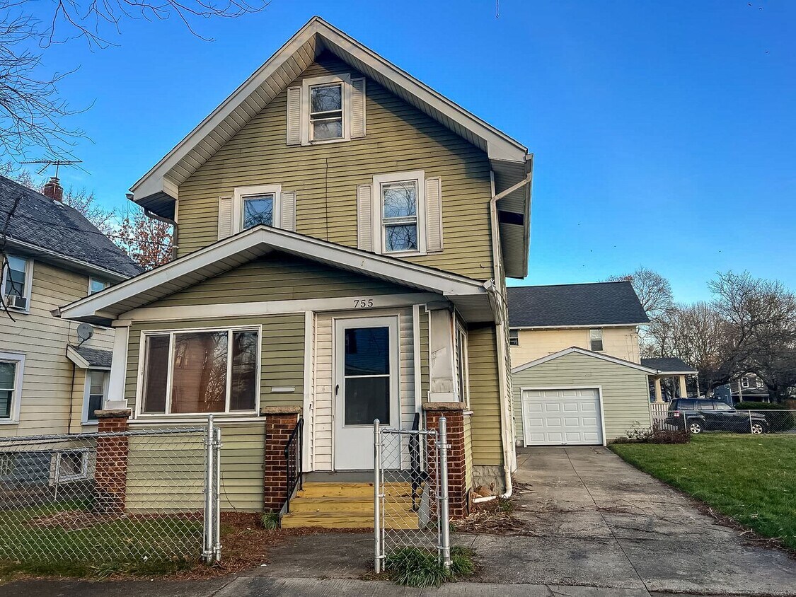 755 Carpenter St, Akron, OH 44310 House Rental in Akron, OH