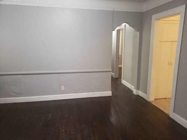 Building Photo - LOWER UNIT
