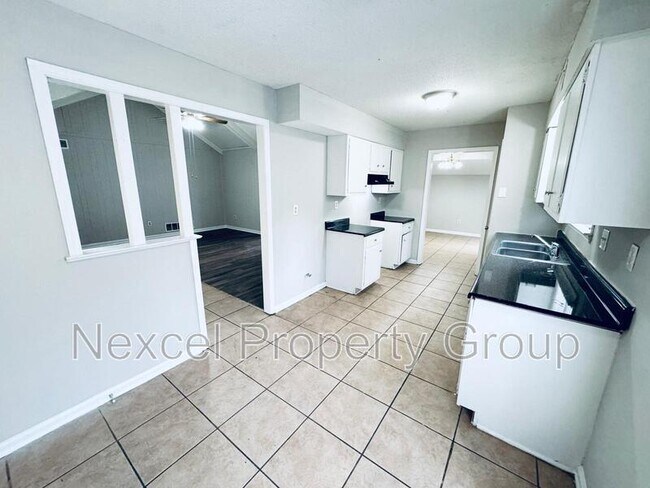Foto del edificio - 4524 Knotty Oaks Dr