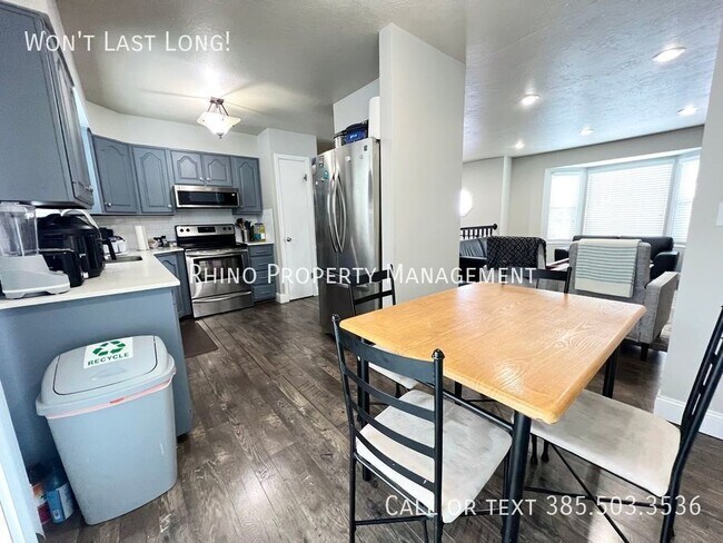 Foto del edificio - 5658 S Vlg Cir