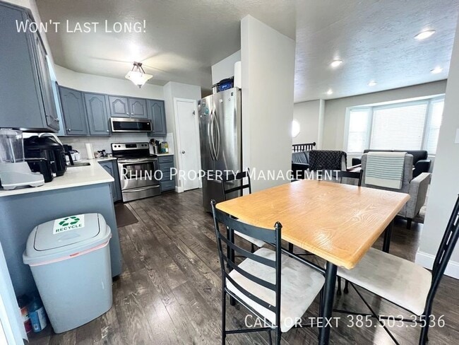 Building Photo - 5658 S Vlg Cir