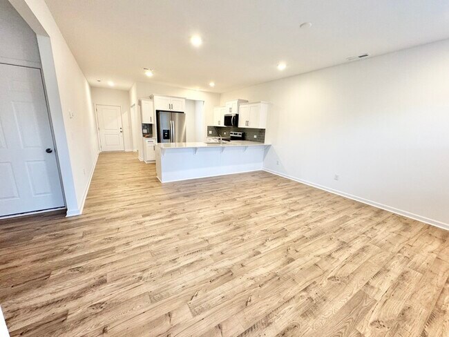 Building Photo - Three bedroom 2 1/2 bath single-family home in the new Kensington community