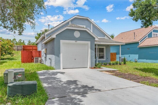Building Photo - 421 Rollins Dr
