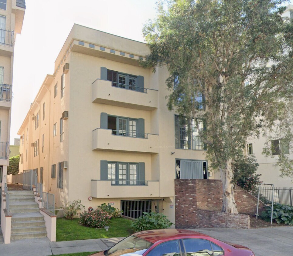 Building Exterior - Left-hand side - 10964 Wellworth Ave