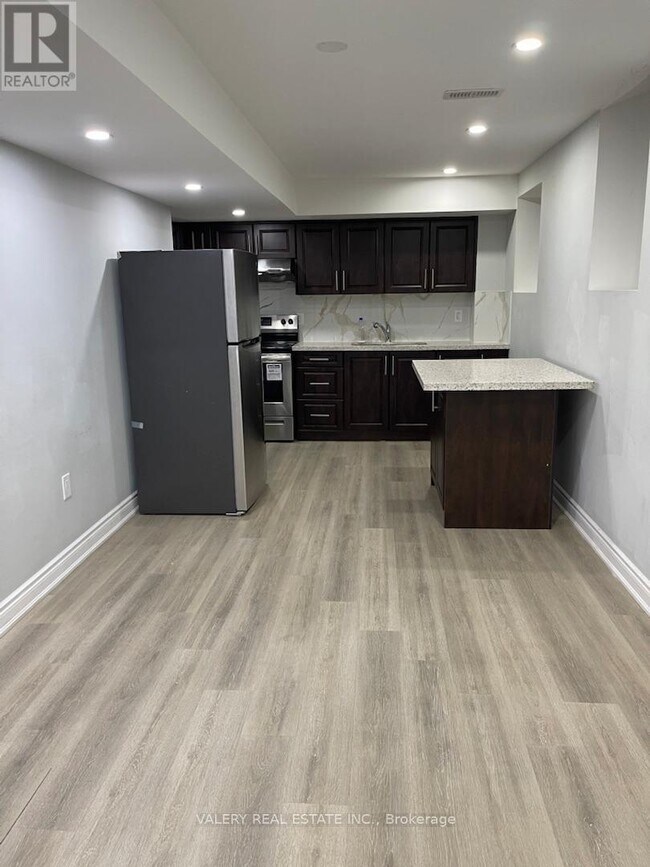 Photo du bâtiment - 13 Frampton Rd