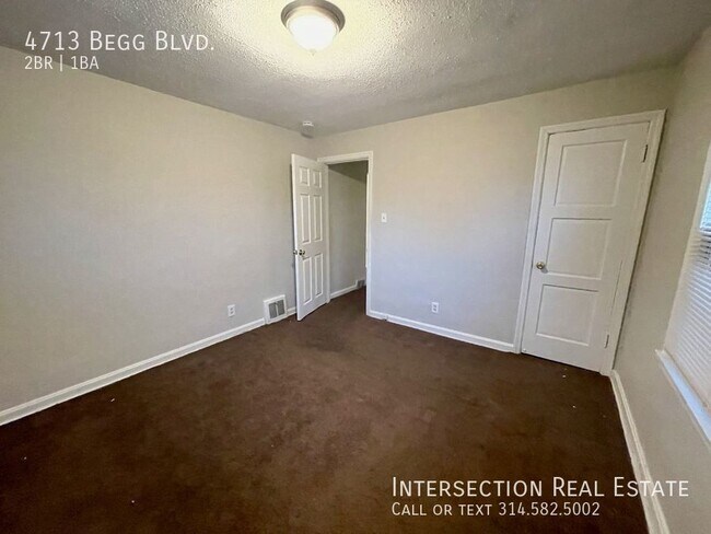 Building Photo - Adorable 2 Bedroom Bungalow