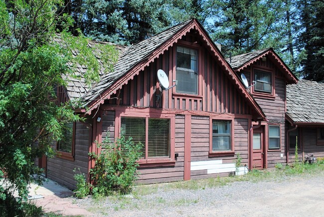 Foto del edificio - Adorable Cabin on Upper Bear Creek!!