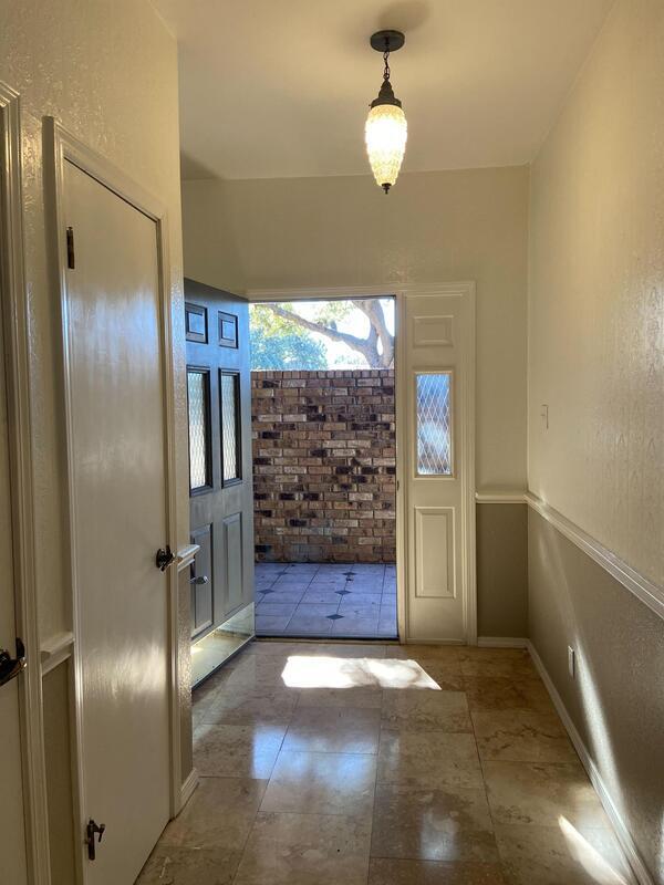 Foto del edificio - 4856 Starcrest Ct