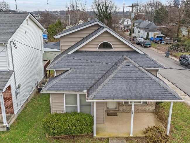 Photo - 3 Bedroom Available Now! House