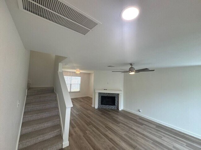 Foto del edificio - Beautiful Two-Story Leander Home with Dual...