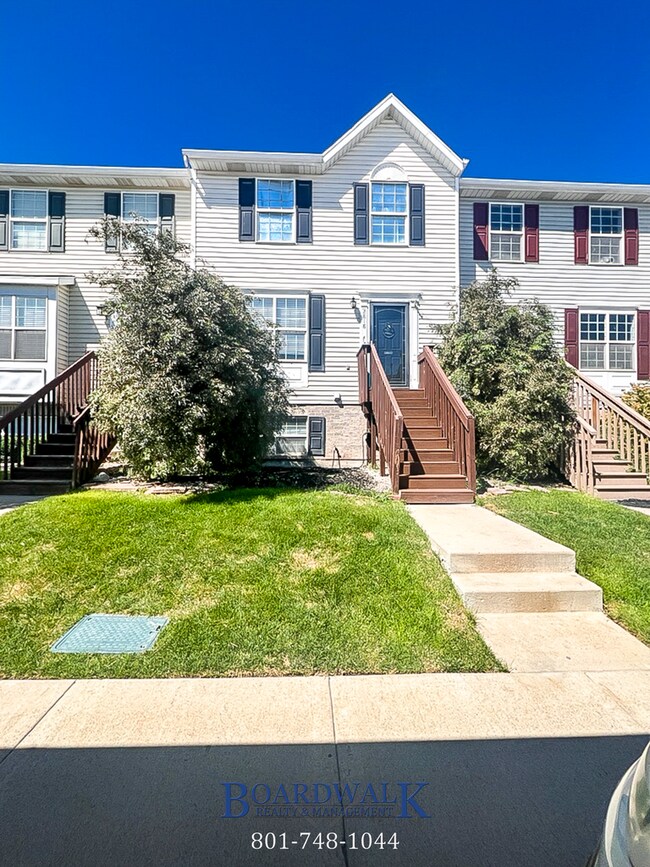 Building Photo - Incredible Townhome in WVC!