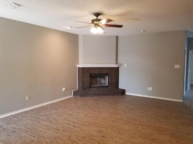 Foto del edificio - 507 N Hyden Ave
