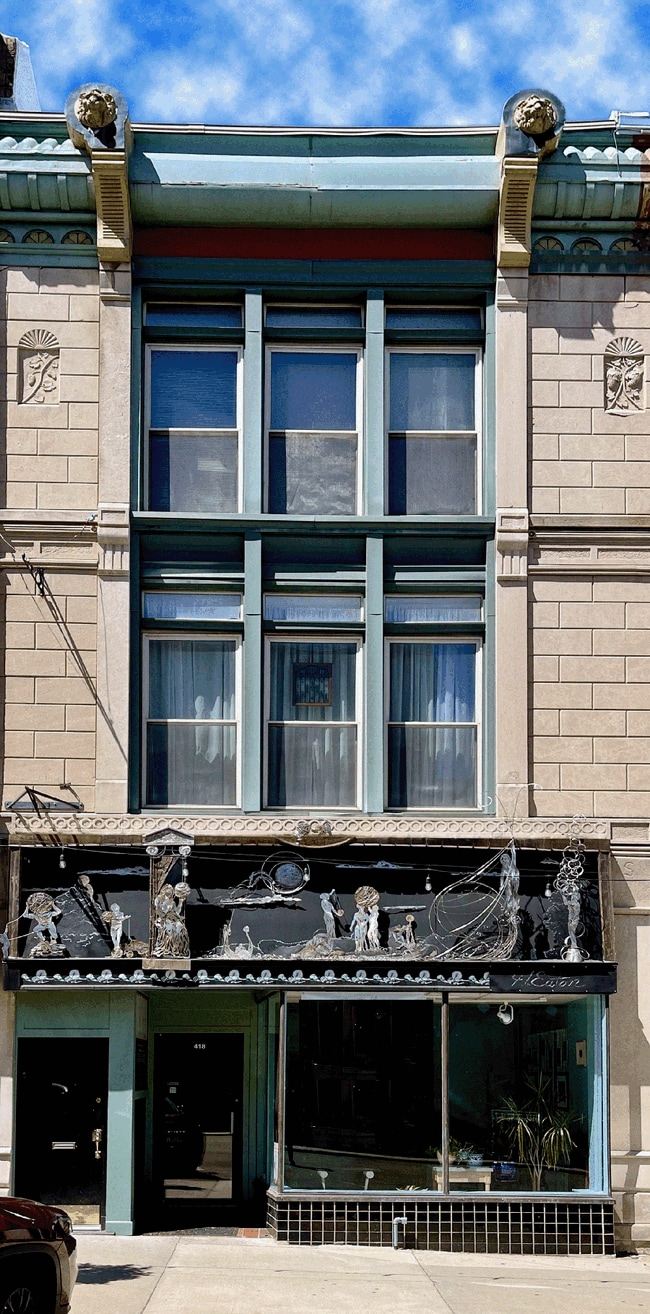 Building Photo - 418 N Main St