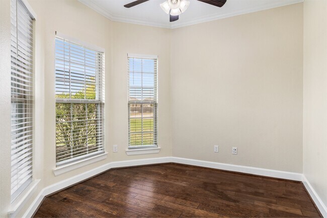 Foto del edificio - 328 Country Crossing Cir