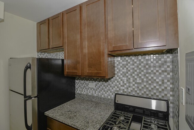 Foto del edificio - 560 W Arlington Pl