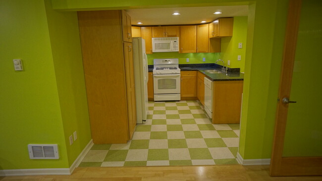 Foto del edificio - 9101 15th Ave NE